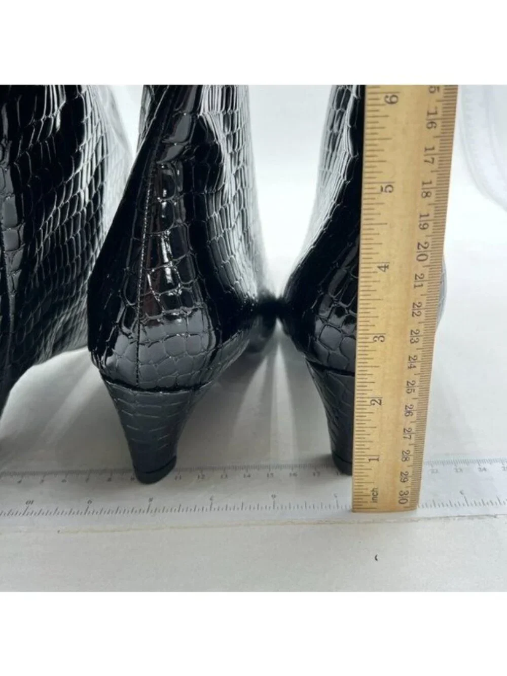 Knee High Boots for Women, Kitten Heel and Pointed Toe Design Crocodile Black